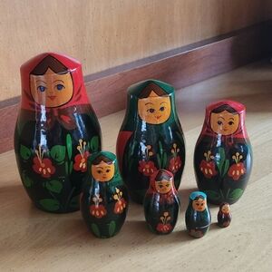 Colorful Russian Nesting Dolls Set